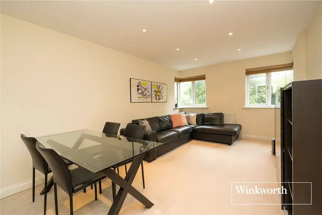 Hendon Lane, Finchley, N3, photo 2