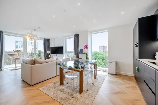 2 bedroom flat — Granville Road, Queens Park, London, NW6