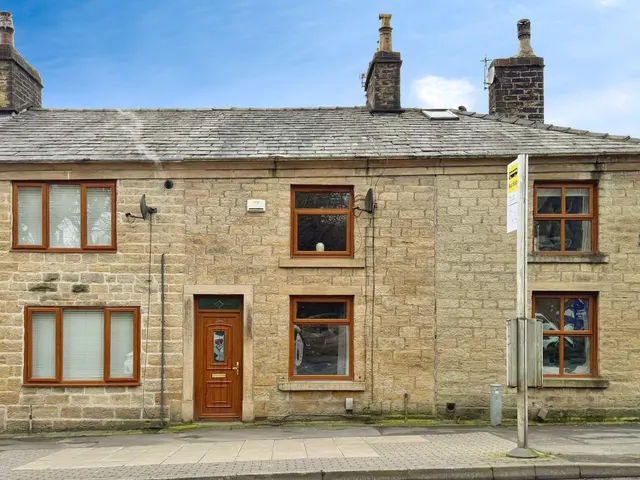 Blackburn Road, Egerton, Bolton, BL7, photo 1