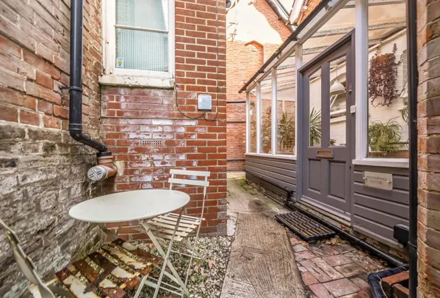 Bishops Down Road, Tunbridge Wells, TN4, photo 1