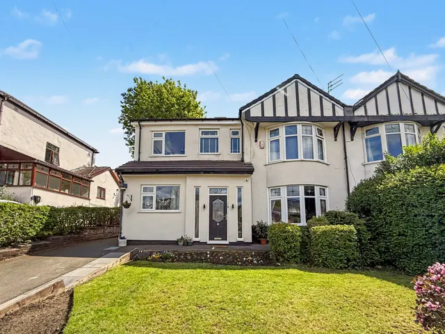 Woodhill Drive, Prestwich, M25, photo 1