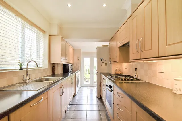 Photo 2 — Highfield Gardens, Aldershot, Hampshire, GU11 3DB