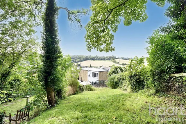 Sunningvale Avenue, Biggin Hill, TN16, photo 2