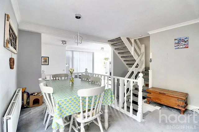 Sunningvale Avenue, Biggin Hill, TN16, photo 3