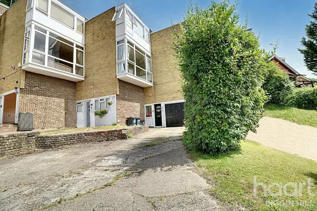 Sunningvale Avenue, Biggin Hill, TN16, photo 1