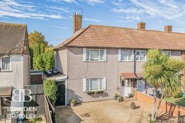 Manford Way, Chigwell, IG7, photo 1