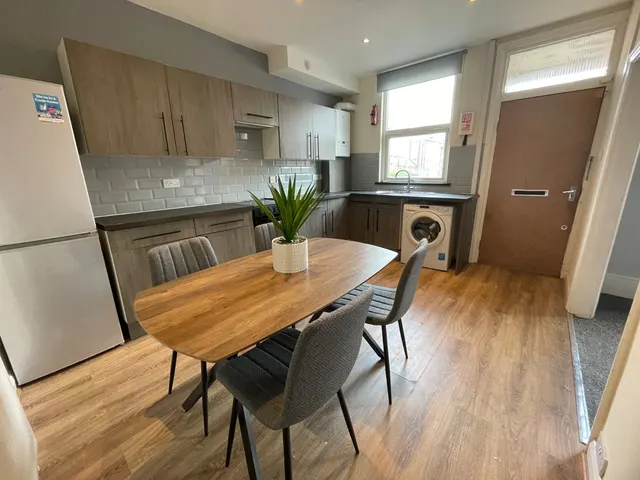Trelawn Terrace, Headingley, LS6, photo 1