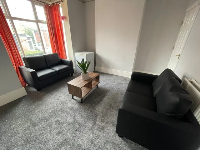 Trelawn Terrace, Headingley, LS6, photo 2