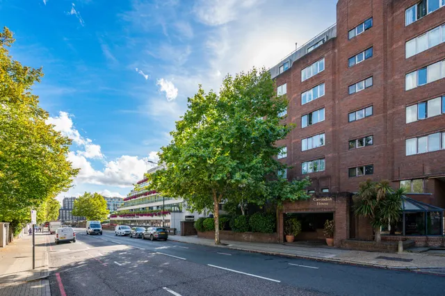 London, NW8, photo 1