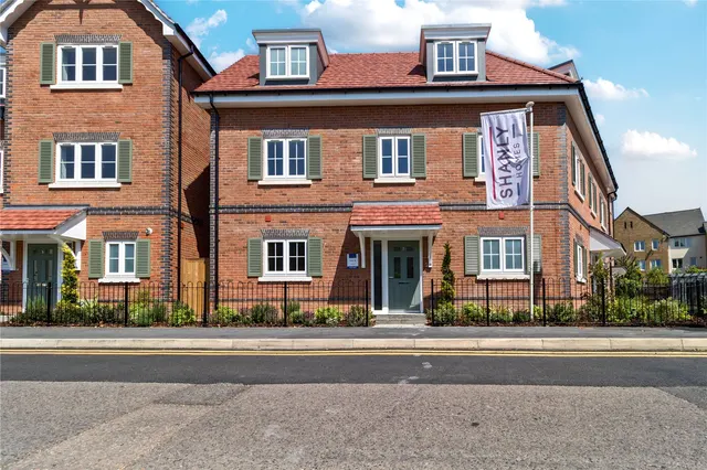 Moor Lane, Staines-Upon-Thames, TW18, photo 1