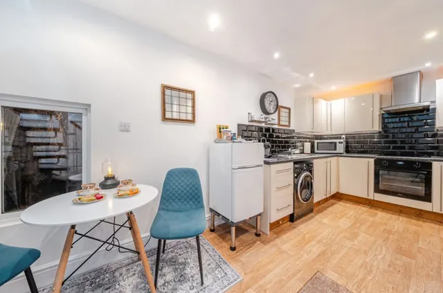 Machpelah Yard, Hebden Bridge, HX7, photo 3