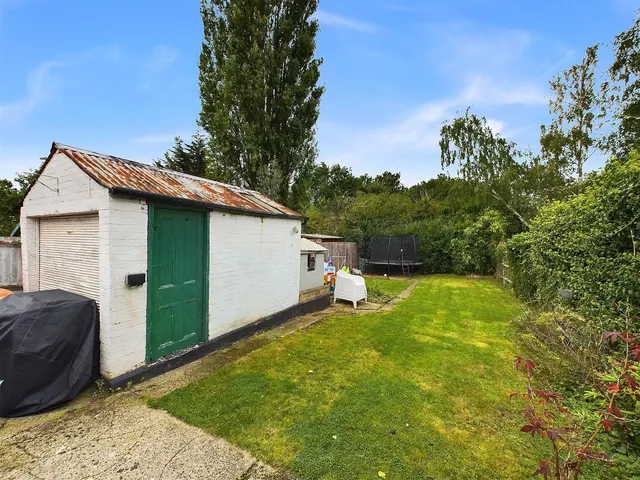 Photo 3 — Woodville Gardens, Ruislip, HA4 7ND