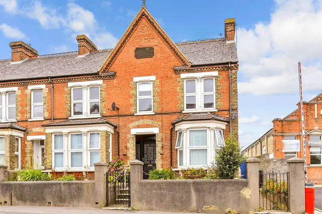 Canterbury Street, Gillingham, ME7, photo 1