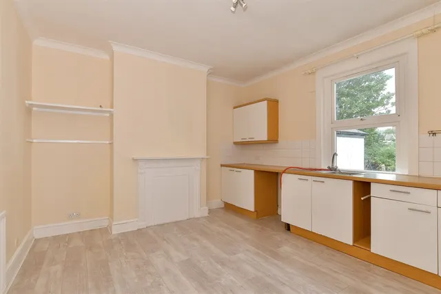 Canterbury Street, Gillingham, ME7, photo 2