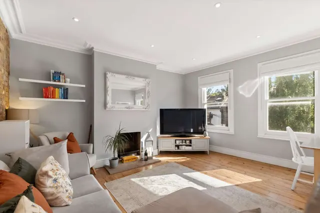 St. Luke's Avenue, London, SW4 7LQ, photo 1