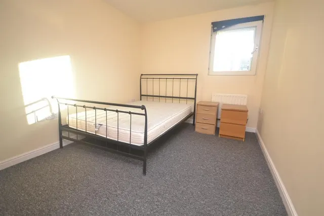 Photo 3 — Malcolm Place, Caversham Road, Reading, Berkshire