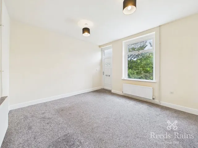 Ovenden Road Terrace, Halifax, West Yorkshire, HX3, photo 1