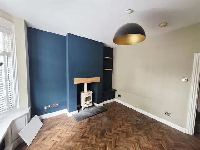 Woodfield Crescent, Kidderminster, DY11, photo 3