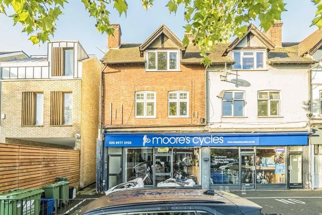 Kingston Road, TW11, photo 1