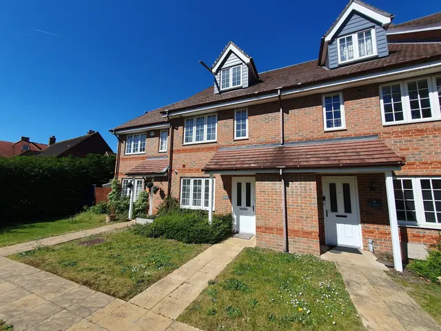 Shoppenhangers Road, Maidenhead, photo 1