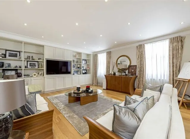 Gloucester Road, South Kensington, SW7, photo 1