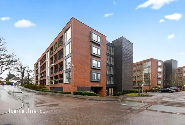 Ebony Crescent, Barnet, photo 1