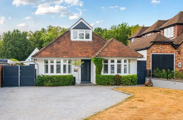 Pinehill Road, Crowthorne, RG45, photo 1