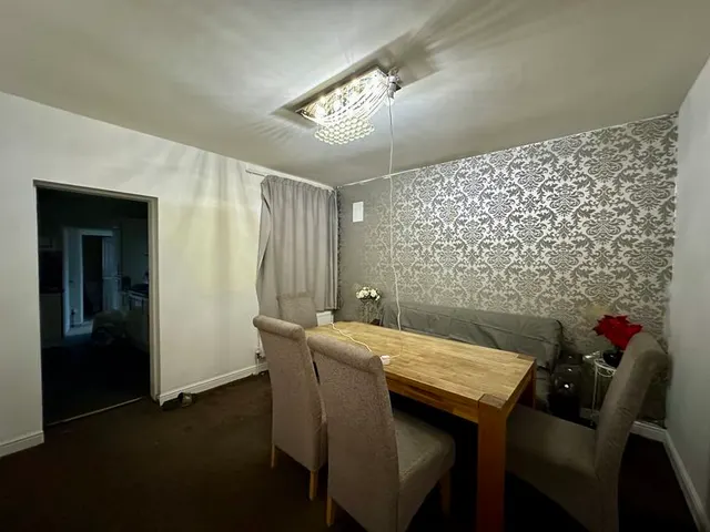 Photo 3 — Belmont Road, Luton LU1 1LL