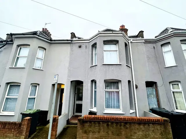 Belmont Road, Luton LU1 1LL, photo 1