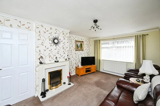 Photo 2 — Westhill Park, Mansfield Woodhouse, Mansfield, NG19