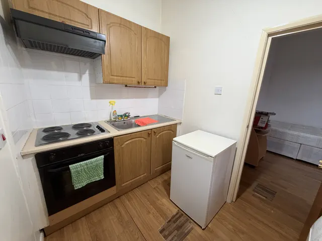 Sylvan Avenue, London, N22, photo 3