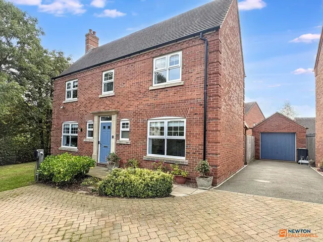 Blackham Road, Hugglescote, LE67, photo 1