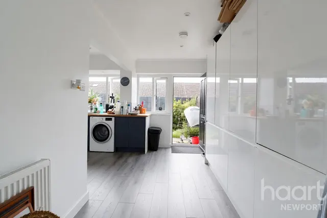 Forsythia Close, Newport, NP11, photo 3