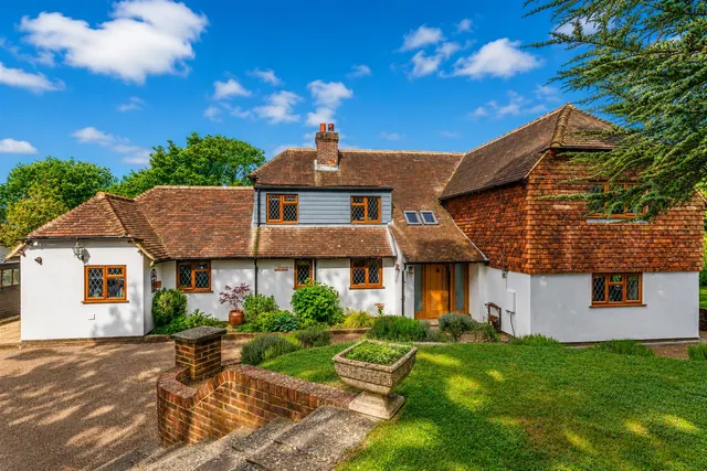 Lewes Road, Ridgewood, Uckfield, TN22 5SL, photo 1
