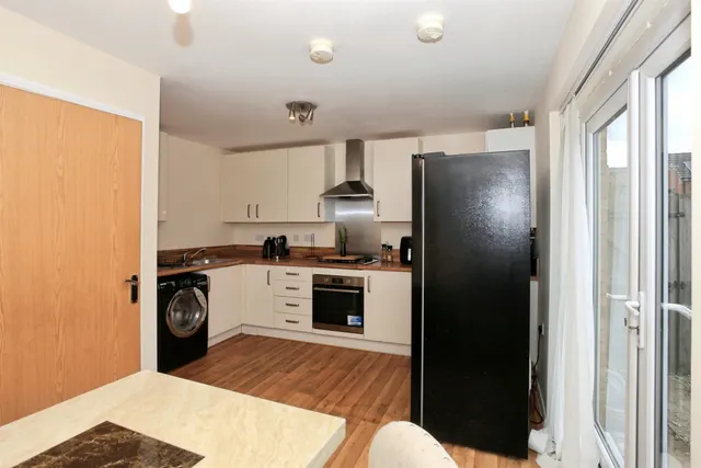 Chancel Court, Thorney, PE6, photo 2