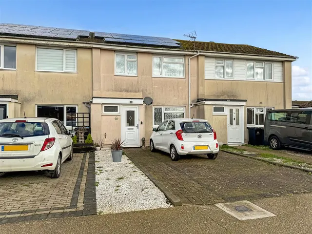 Courtwick Road, Littlehampton, photo 1