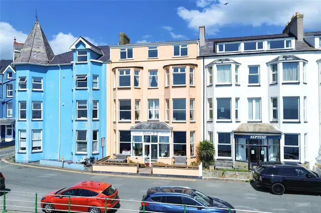 Marine Terrace, Criccieth, LL52, photo 1