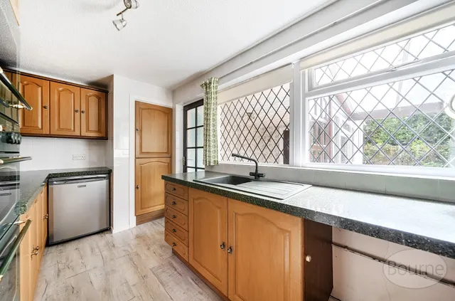 Gloucester Close, Petersfield, GU32, photo 3