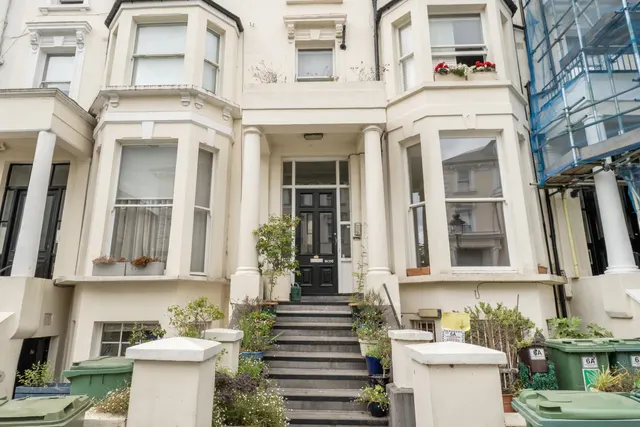 Photo 2 — Flat B, 6 Lancaster Grove, London
