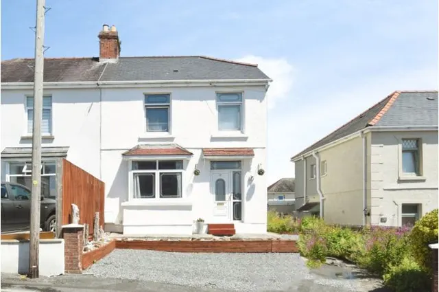 Waun Road, Llanelli, photo 1