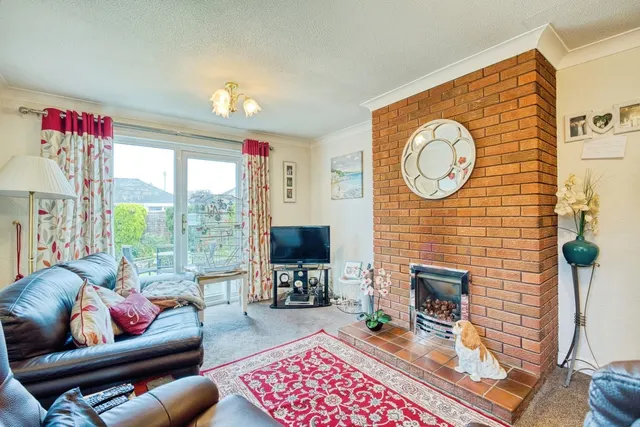 Photo 3 — Bladen Close, Cheadle Hulme, Cheadle, Greater Manchester, SK8