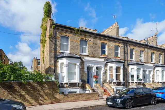 2 bedroom flat, Tadema Road, Chelsea, SW10