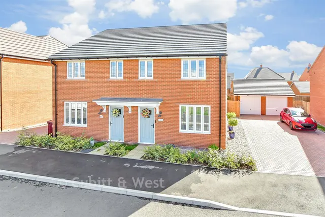 3 bedroom house, Wigeon Way, Southbourne, PO10