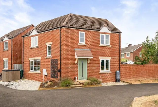 Abbotswood Close, Somerset, Keynsham, BS31 1FR, photo 1