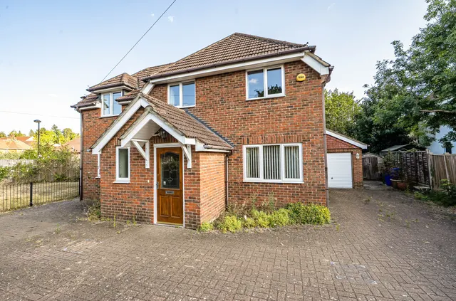 Cranmore Lane, Aldershot, Hampshire, GU11 3AJ, photo 1