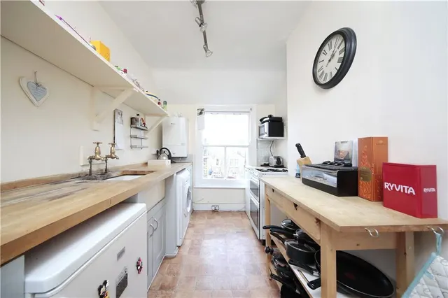 Cavendish Road, Clapham South, SW12, photo 3