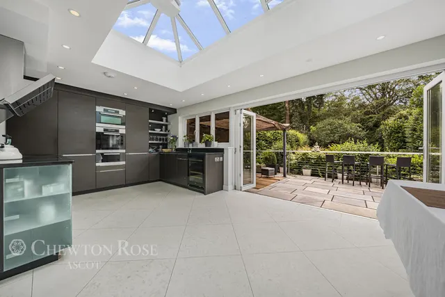 Sandhills Lane, Virginia Water, photo 3
