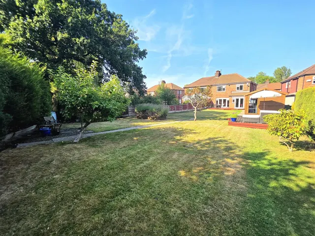 Outwood Drive, Heald Green, photo 1