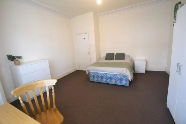 Henry Road, West Bridgford, NG2, photo 3