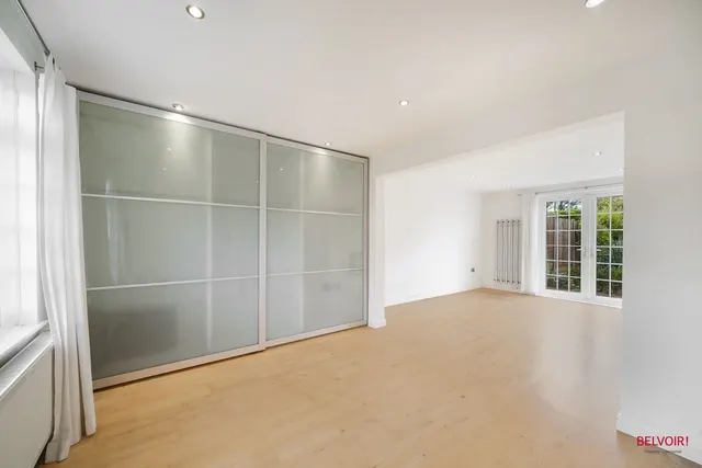 Photo 2 — Halliwick Road, London, N10
